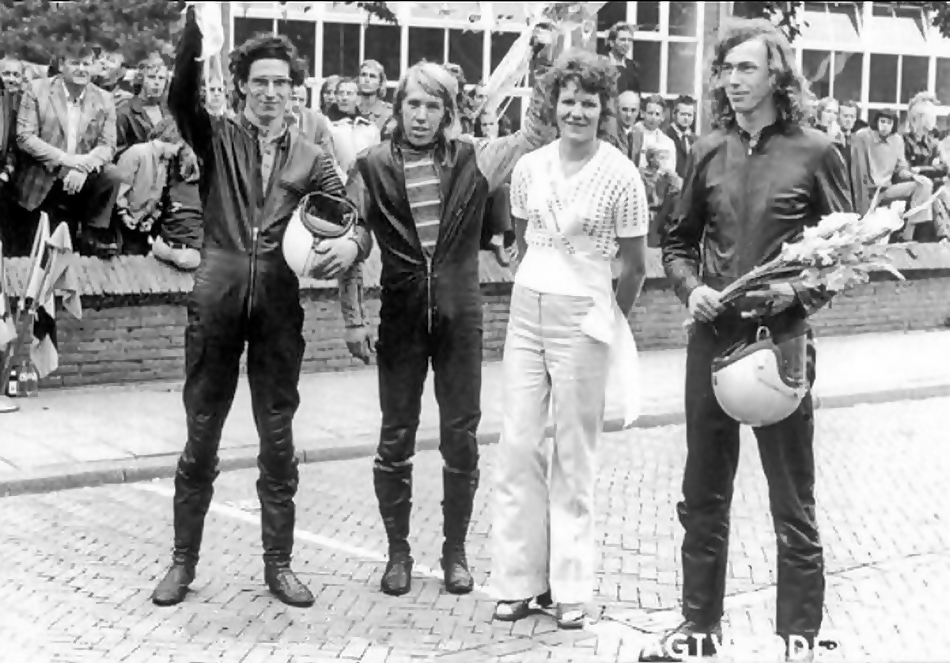 1973-125cc-Bert Smit (scheveningen)Mar Schouten-kiss Mis-Rini van Kasteren